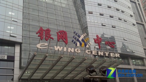 刀锋依然锋利 双核7.1mm摩托RAZR深度评测 