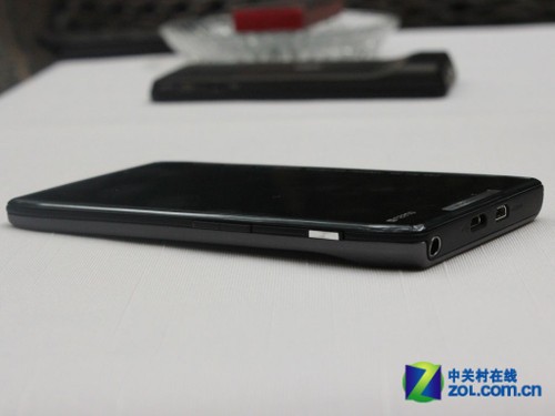 刀锋依然锋利 双核7.1mm摩托RAZR深度评测 