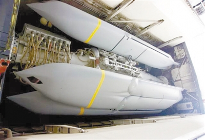 B-1B轰炸机上的AGM-158“联合防区外空地导弹”