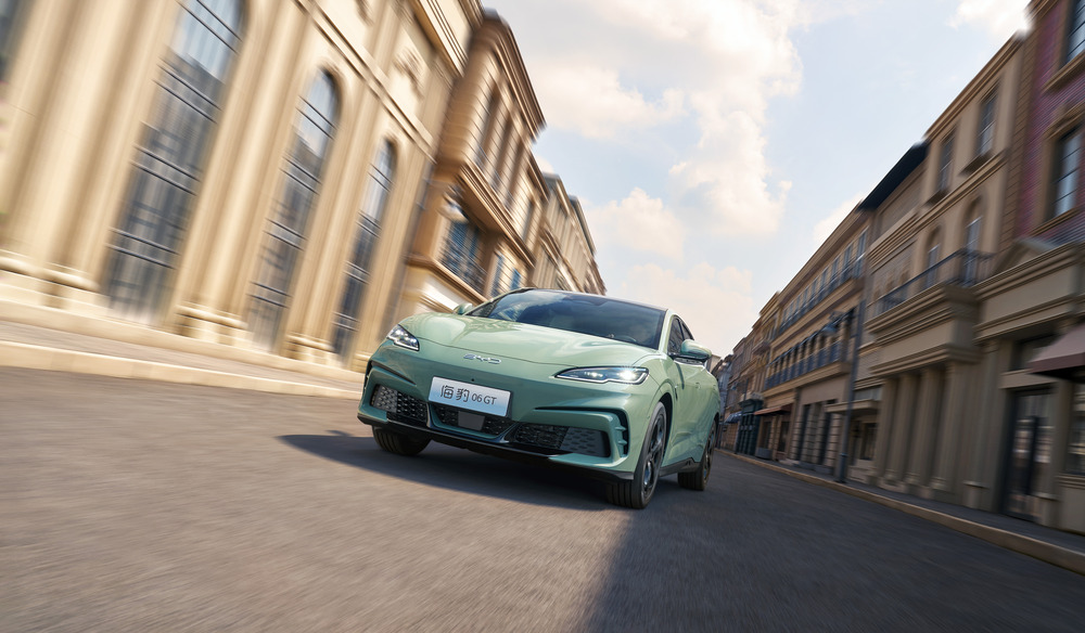 e平台3.0 Evo全面赋能、超100项全系标配，欧博allbet比亚迪海豹06GT正式上市13.68万元起