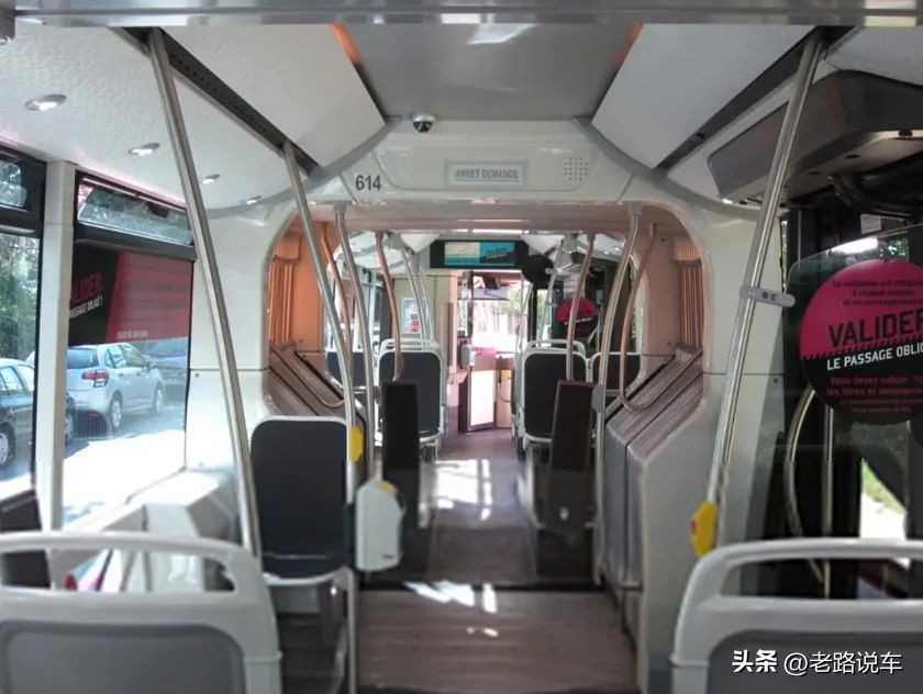 设计前卫的伊萨车型——Crealis Neo 18 CNG巴士