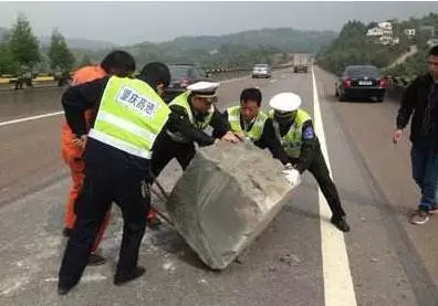 8个“汽车底盘终结者”，一定不要硬开！老司机告诉你有大招！