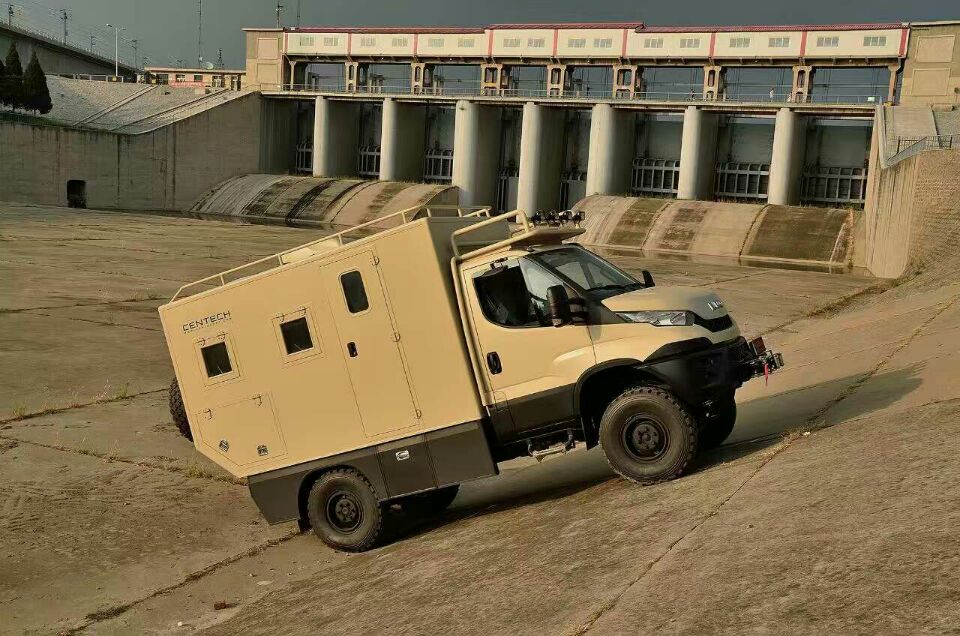 实力抢镜王：进口依维柯4x4越野底盘详解